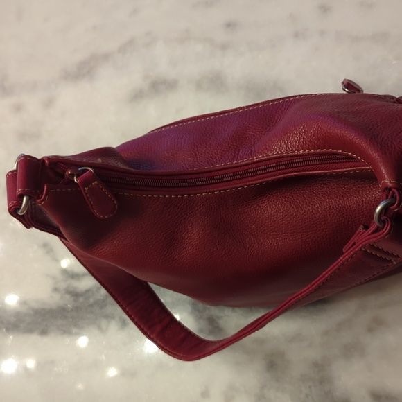 Genuine red pebbled leather hobo style shoulder bag - Picture 6 of 13